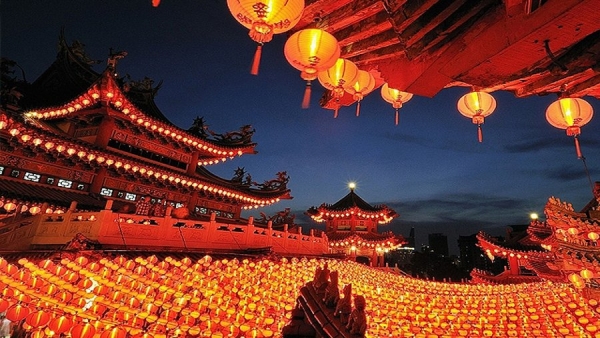 &Eta; &Alpha;&zeta;&alpha;&lambda;έ&alpha; &kappa;&alpha;&iota; &eta; &kappa;&iota;&nu;έ&zeta;&iota;&kappa;&eta; &pi;&rho;&omega;&tau;&omicron;&chi;&rho;&omicron;&nu;&iota;ά